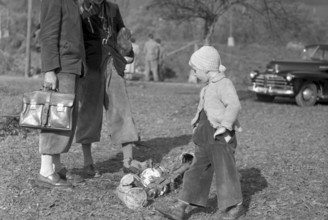 Failed emergency landing of a french jet fighter 1954