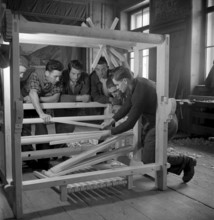 Self-help course by the Swiss Heimatwerk in Mustair 1949