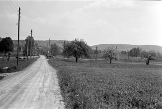 Unguarded railroad crossing near Bassersdorf 1965
