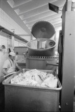 Micarna, Courtepin FR: sausage production, 1973