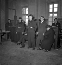 Homicide case Haberthur 1949: Frieda Haberthur crying after the rendition of judgement