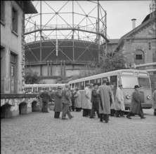 Journalists during tour of Schlieren gasworks 1957