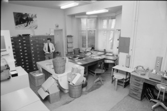 Moving from Ringier photo documentation to the new Ringier press house at Dufourstreet in Zurich,