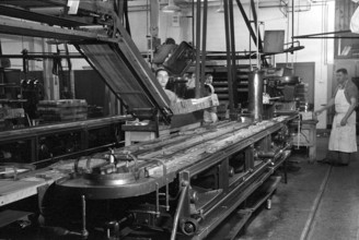 Workers in chocolate factory Suchard in Serrieres, 1942