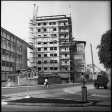 First high-rise building of Schaffhausen under construction, 1958