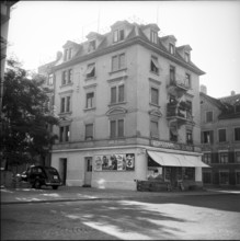 Billboard advertisement in Zurich, 1955