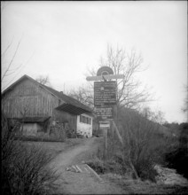 Angry citizen protests against missing street lighting, Villmergen 1948