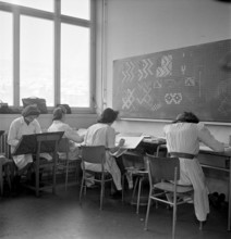 Fashion class at trade school, Zurich 1942