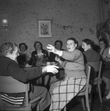 Women's knitting club in Chur 1954