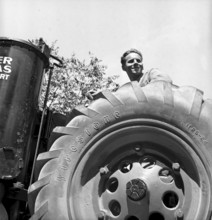 Tractor with wood gasifier at course for tractors, Winterthur 1941