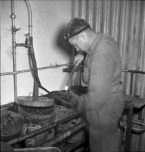 Course for metalworker in Zurich, 1940