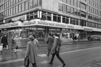 Pedestrians crossing Stockerstrasse, Zurich 1968