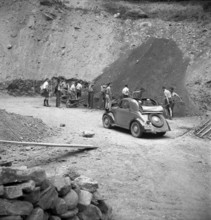 Students building hiking trail, 1949