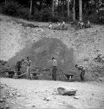 Students building hiking trail, 1949