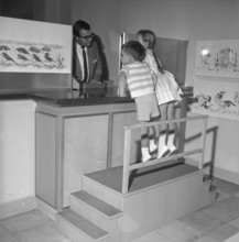 Separate counter for children of the ""Spar- und Leihkasse"", Berne 1966