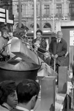 Fundraising campaign in favour of bengali refugees in Pakistan, Zurich 1971