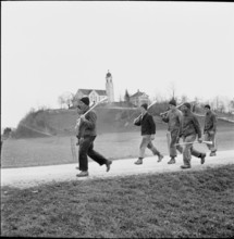 Plague of mice in Ruti, farmers on the way to distribute Surux rodenticide, around 1948