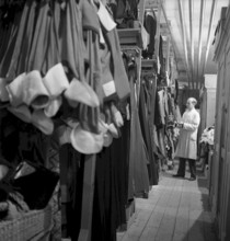 Behind the scenes of the Stadttheater Zurich: costume inventory, 1947