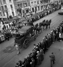 Theater day Zurich 1938: parade