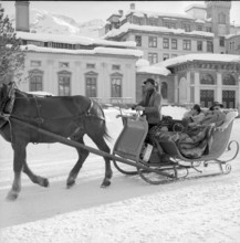 St. Moritz 1951: tourists in a horse-drawn sleigh