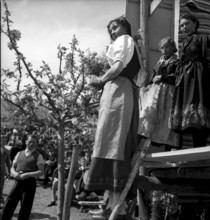 Performance ""La separation des races"", Sierre ca. 1941