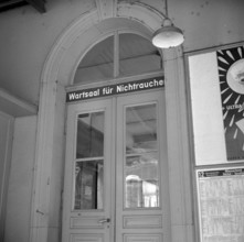 Non-smoker's waiting room entrance, Stadelhofen railway station 1957