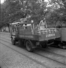 Forch train Zurich 1943: transporting milk churns