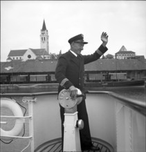 Lake Constance, captain waving, MS Zurich 1948