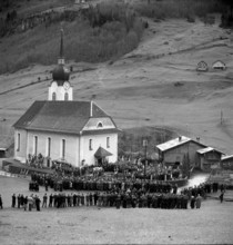 Funeral of the 5 men who were drowned on the stormy lake in Isenthal 1949