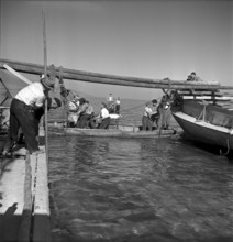 Shipping Accident on the Lake Neuchatel 1952: salvage of the ""La Vaudoise