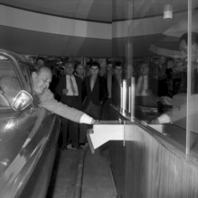 Drive-in bank of the Kreditanstalt, Zurich 1962