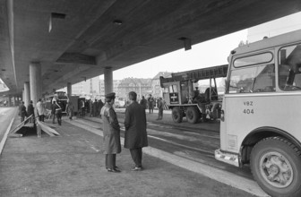 Tramway Accident in Zurich 1971: Trailer of the tram 13 canted over