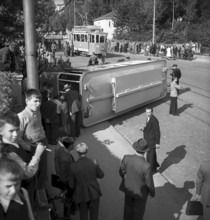 Tramway Accident in Zurich 1948, tram 9 derailed near the university