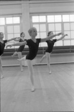 Ballet school Geneva 1973. lesson