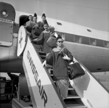 The imperial japanese ballet, arrival at Zurich-Kloten airport 1962