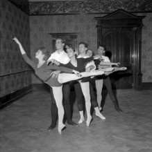 Ballet school Hertha Bamert at Hoeschgasse, Zurich 1957