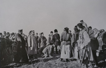 Maimaikai tifangguan Reviewing complaints Photo by Martynov