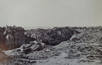 On the Shahe River In the trenches