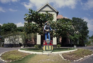 WEST INDIES, Jamaica, Kingston, Statue outside the Bob Marley Museum