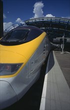 TRANSPORT, Rail, Channel Tunnel, Eurostar train at Waterloo Station platform.  Part view from front
