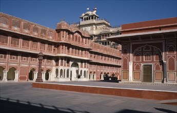 INDIA, Rajasthan, Jaipur, City Palace.  he seven storey Chandra Mahal overlooking courtyard arround