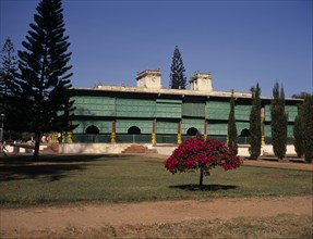 INDIA, Karnataka, Mysore, Summer Palace or Daria Daulat. Green facade
