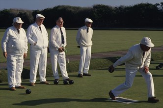 10063948 SPORT Ball Games Bowls LawnGreen Bowls