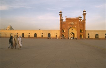 PAKISTAN, Punjab, Lahore , Badshahi Mosque attached to the Royal Fort.  Built c.1672-3 during the
