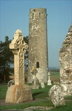 IRELAND, West Meath, Clonmacnoise, Celtic High Cross in Abbey Ruins in the Shannon Valley