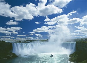 CANADA, Ontario, Niagara Falls, The Horseshoe Falls waterfall and Maid of the Mist