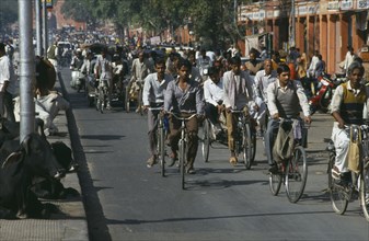 INDIA, Rajasthan, Jaipur, Bicycle traffic
