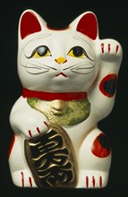 JAPAN, Religion, Maneeki Neko the Inviting Cat statuette