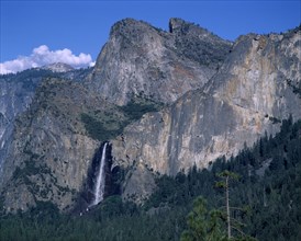 USA, California, "Yosemite National Park, mountain scenery with waterfall "