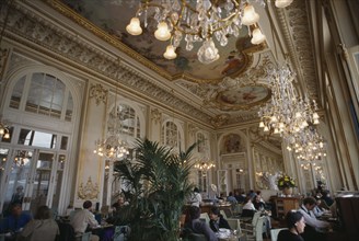 FRANCE, Ile de France  , Paris, Musee d’Orsay.  Interior of  restaurant with painted ceiling and